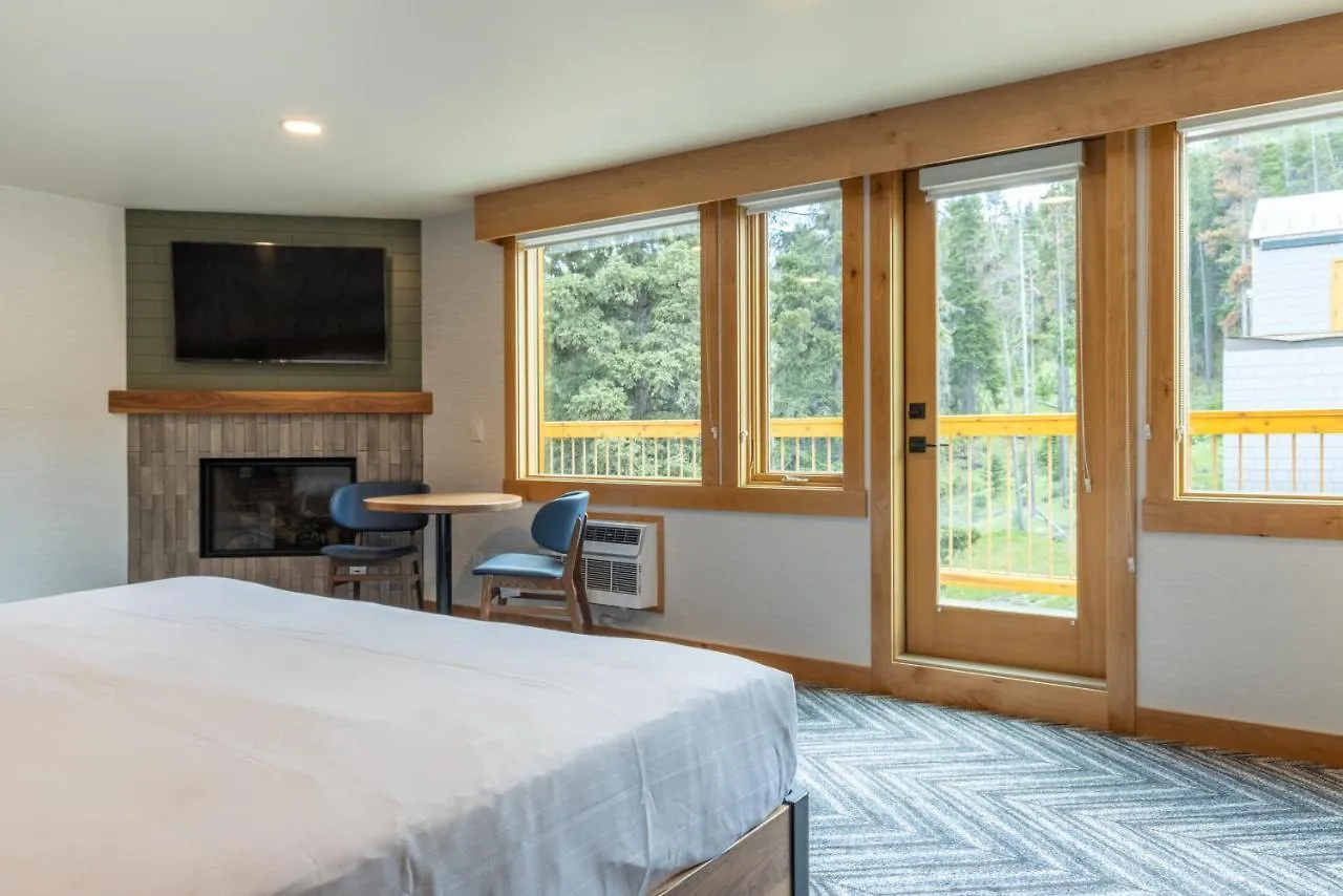Hotel Canoe And Suites Banff