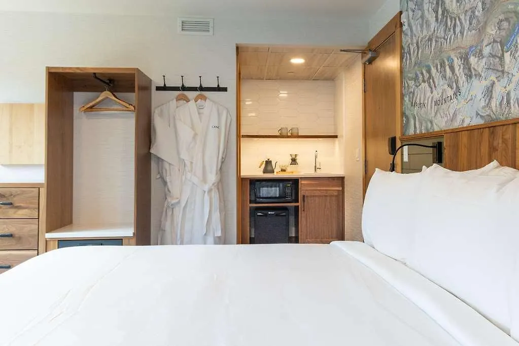 Hotel Canoe And Suites Banff
