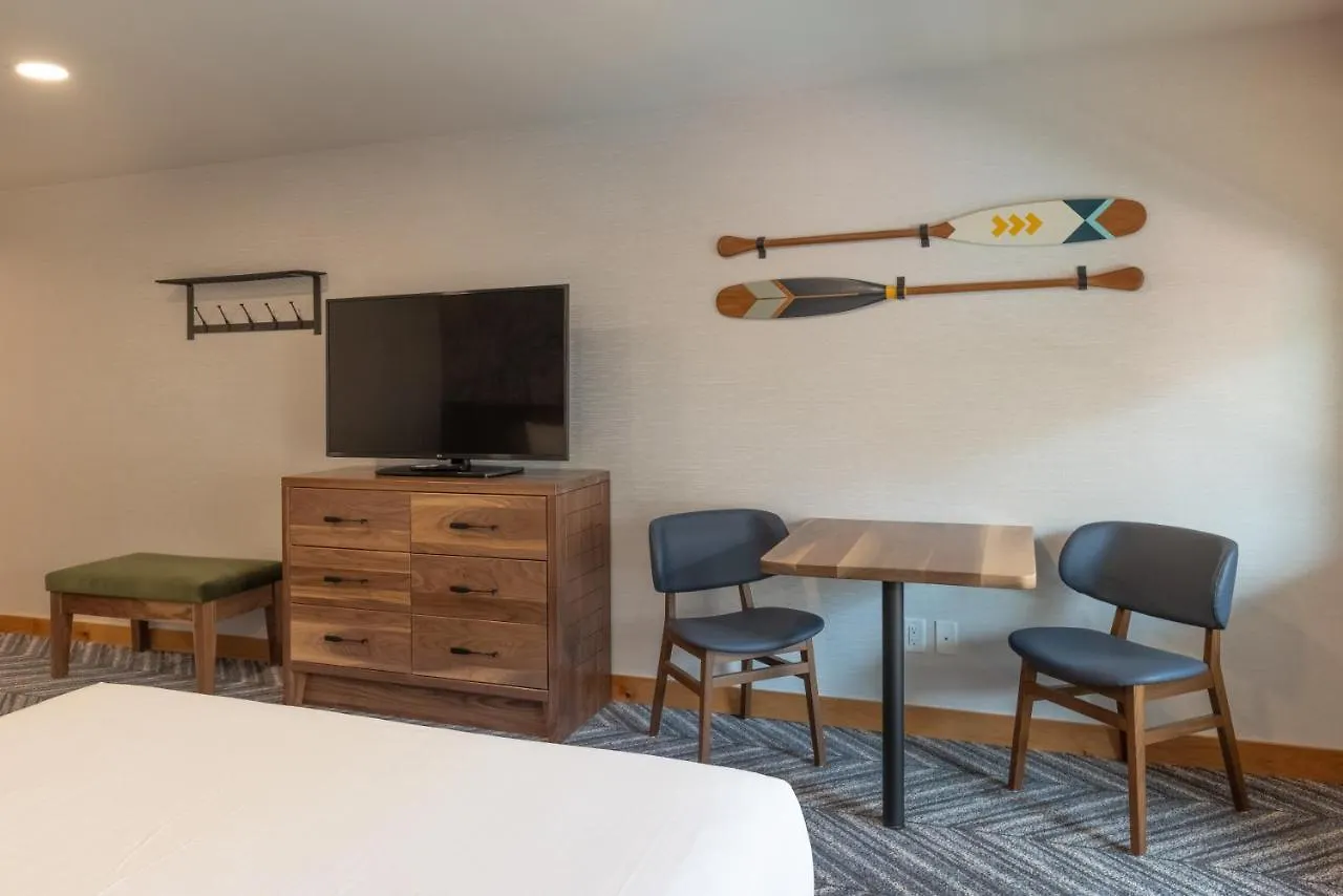Hotel Canoe And Suites Banff