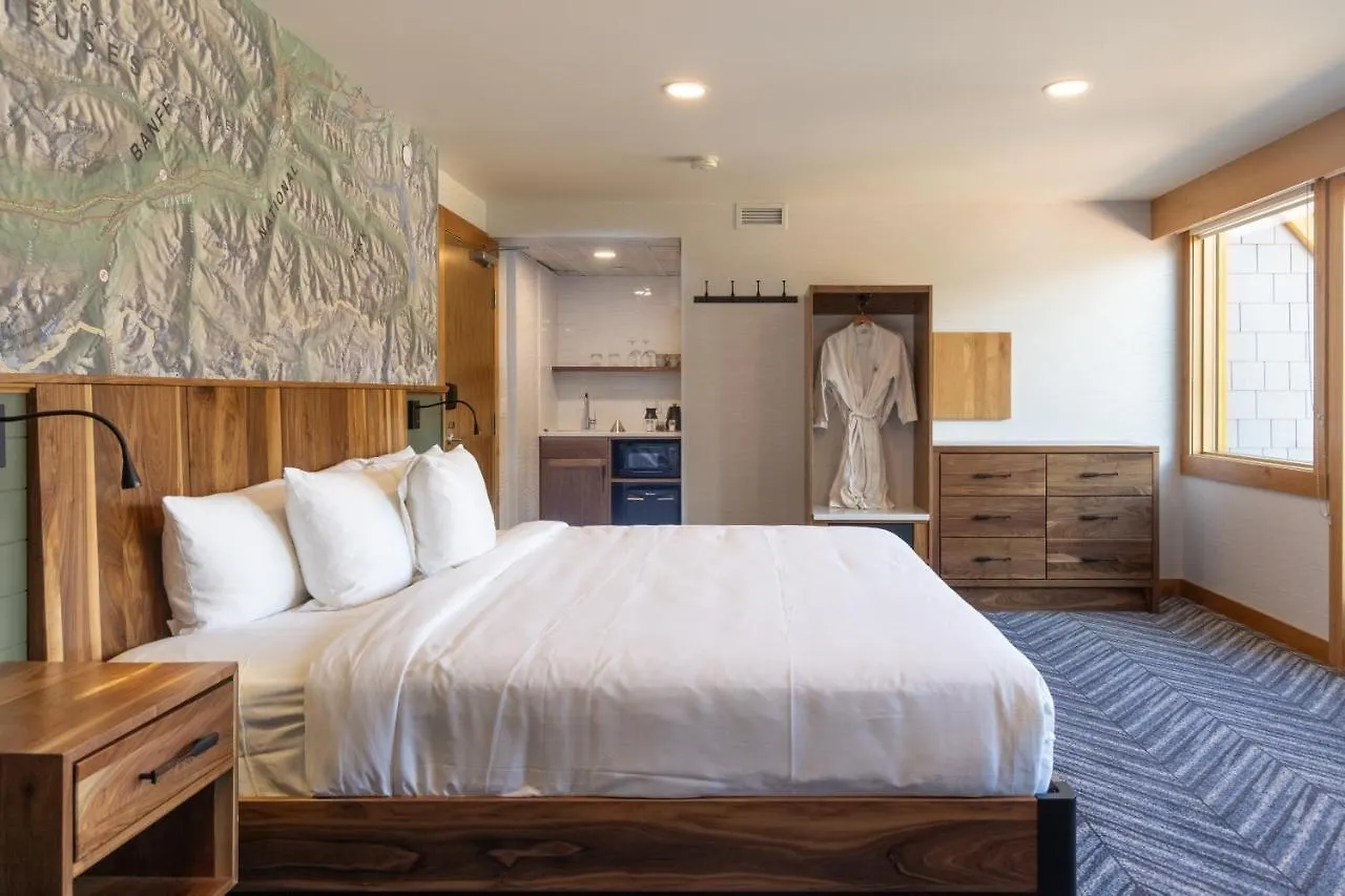 Hotel Canoe And Suites Banff 4*,  Canada