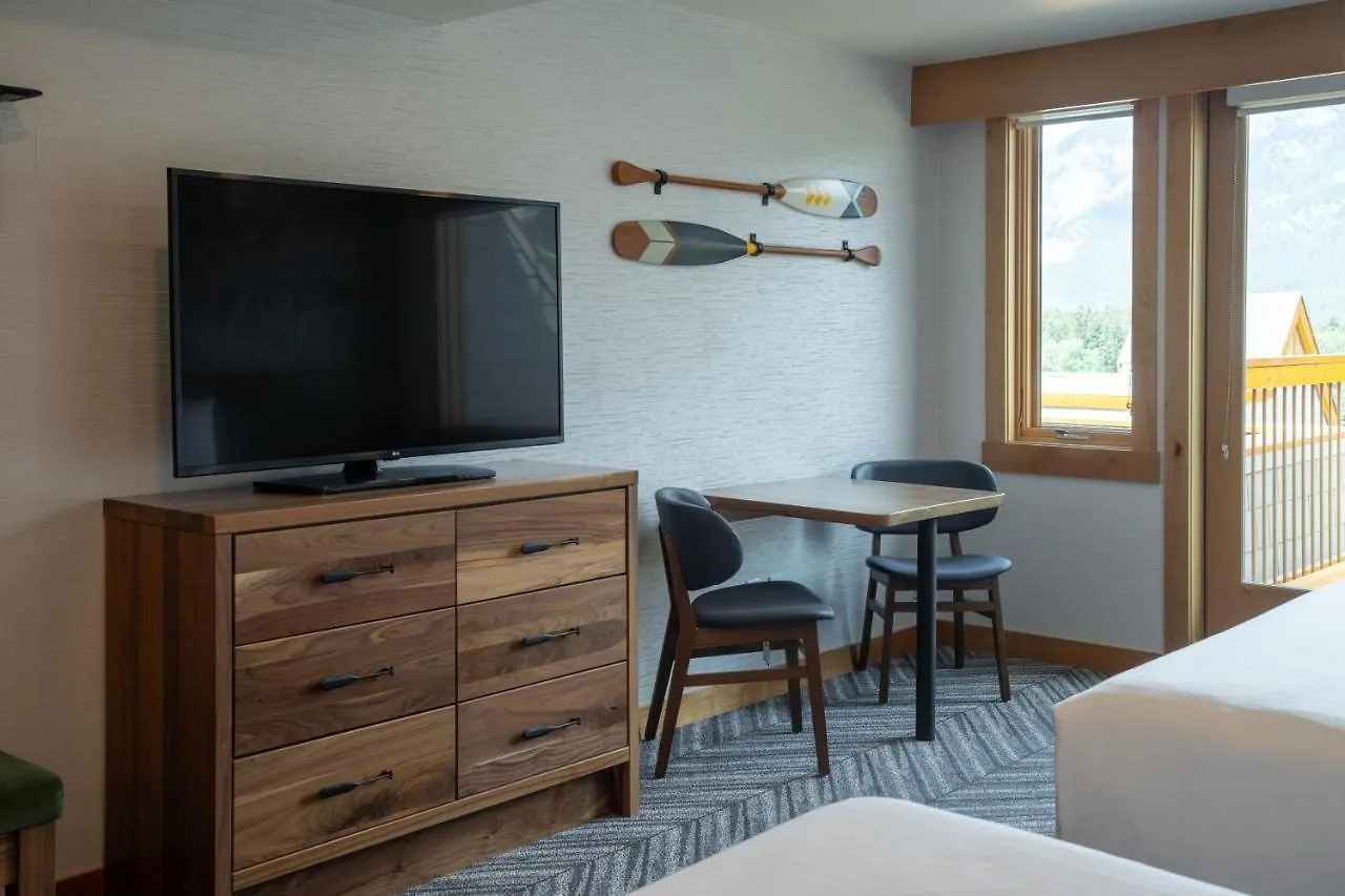 Hotel Canoe And Suites Banff 4*,