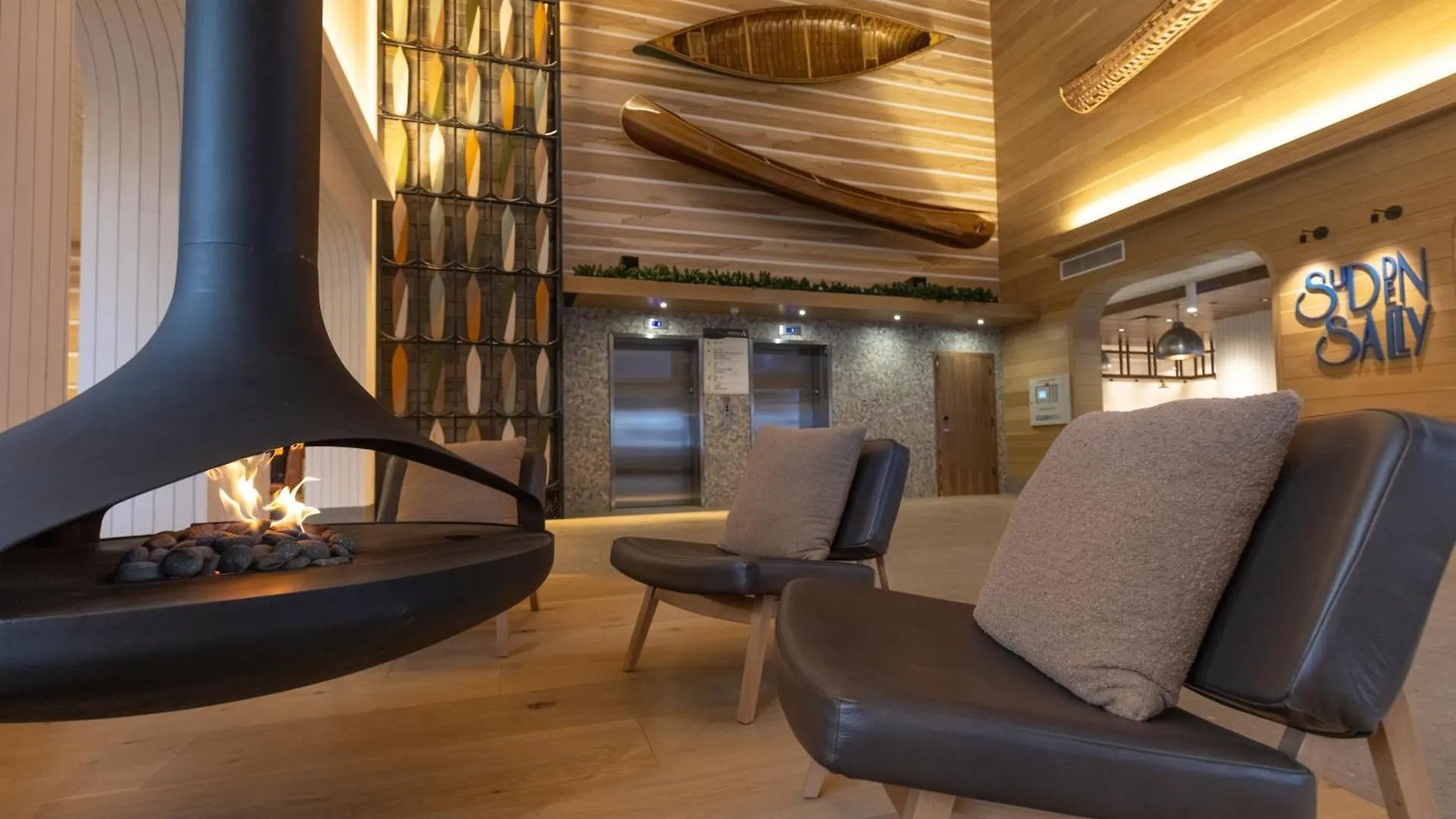 Hotel Canoe And Suites Banff