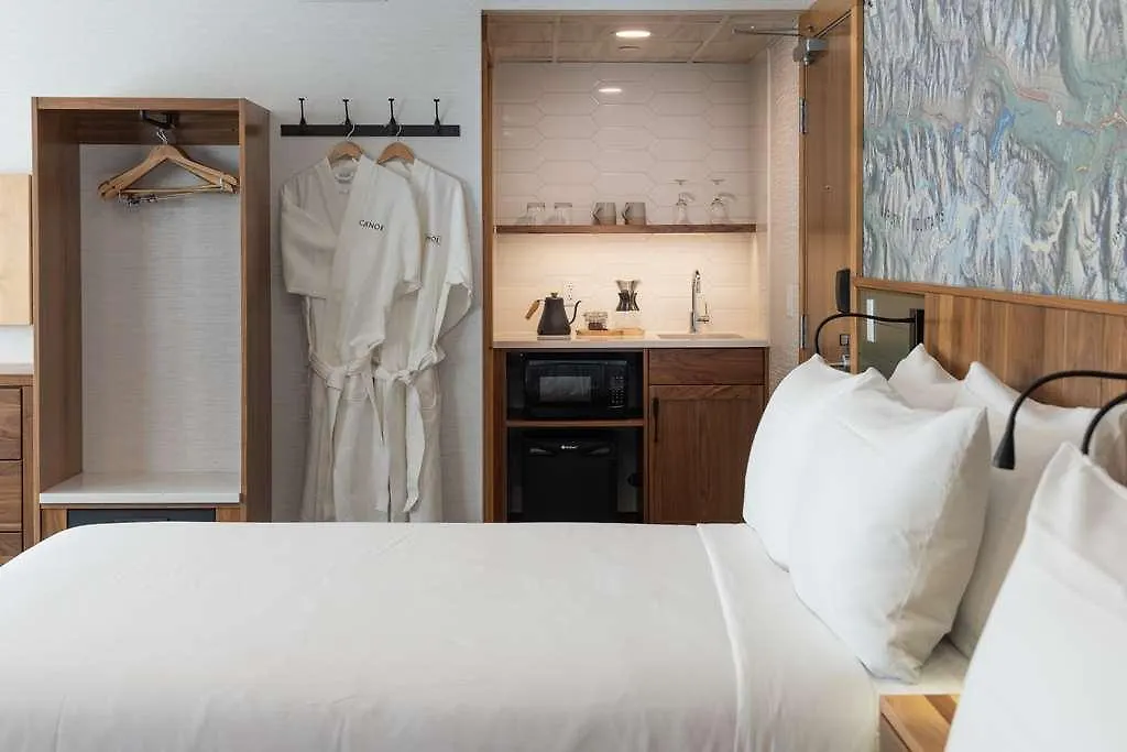 Hotel Canoe And Suites Banff