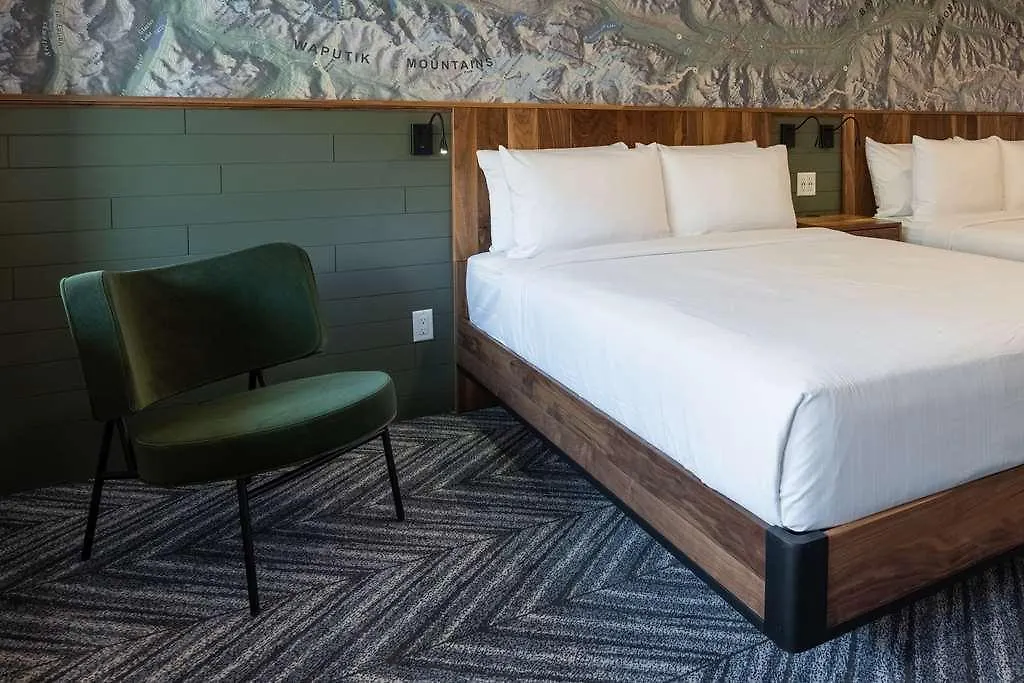Hotel Canoe And Suites Banff